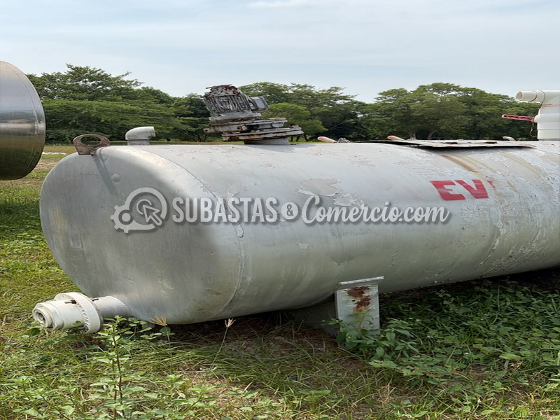 Tanque de mezcla con agitador en acero inoxidable en Barranquilla